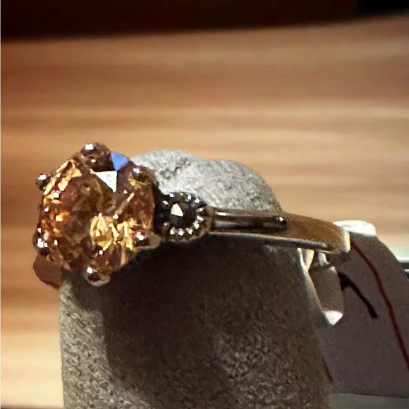 Beautiful Mandarin Garnet Solid Sterling Silver Ring - Picture 4 of 13